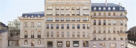 maison dior avenue montaigne|dior montaigne wardrobe.